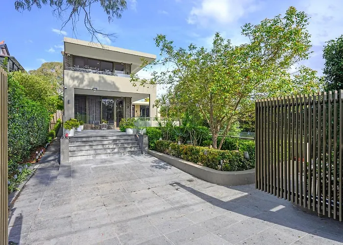 Putney Brand New Luxury House Pool & Waterview