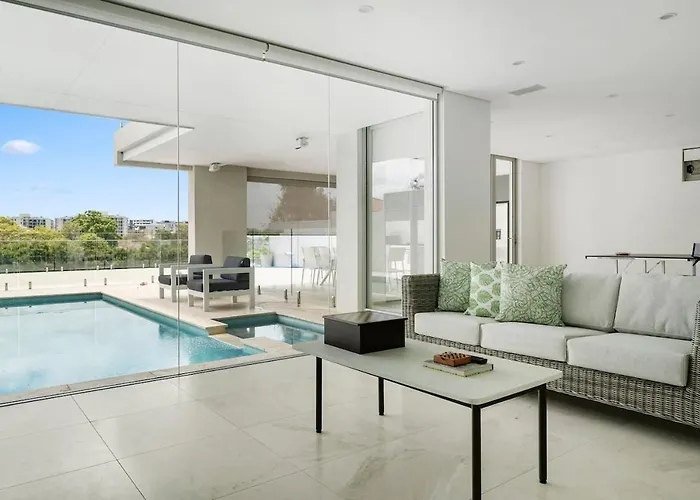 'Starlight' A Slice Of The Hollywood Hills In Bexley