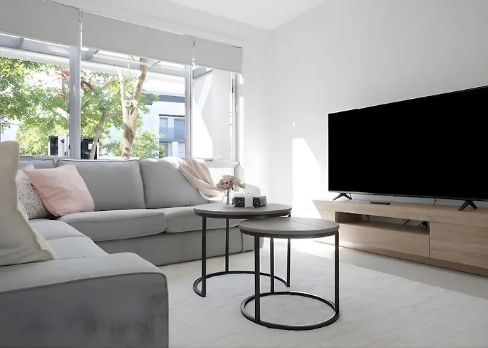 Premier 4Br Seaside Escape & Luxury Steps From Coogee Beach